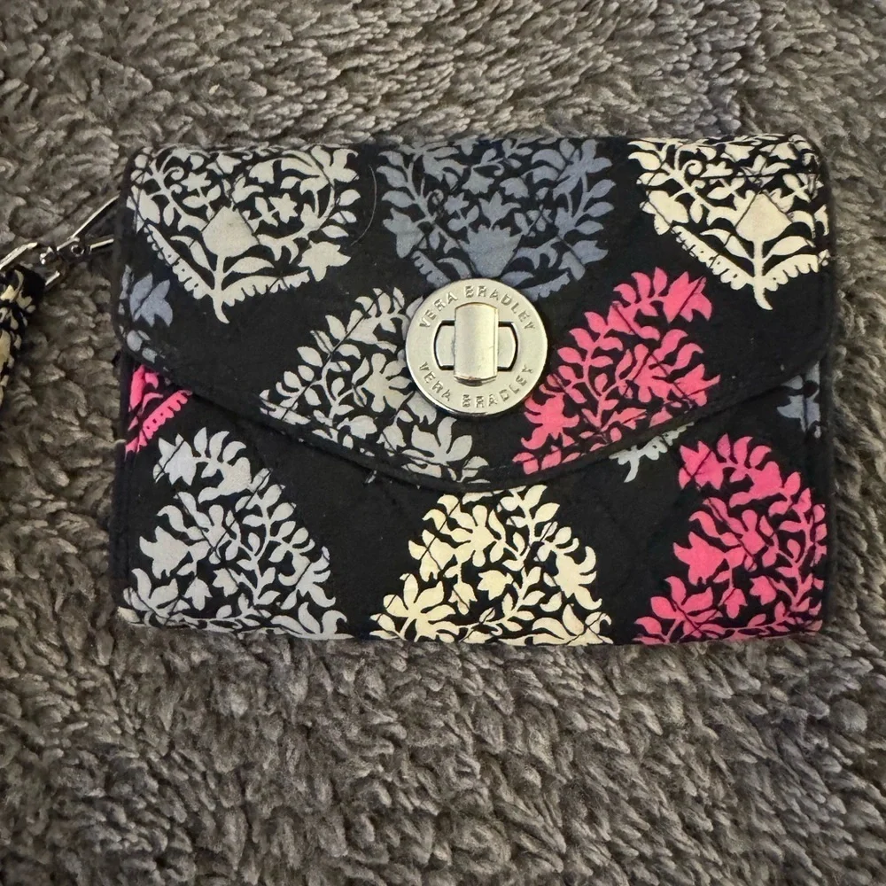 VERA BRADLEY Northern Lights Your Turn Smartphone Wristlet